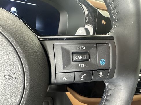 Used 2025 Nissan Pathfinder Platinum w/ Cargo Package FWD image 16