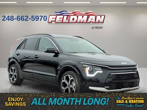 Used 2024 Kia Niro EX Touring image 3