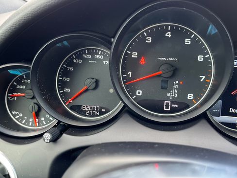 Used 2017 Porsche Cayenne Platinum Edition image 20