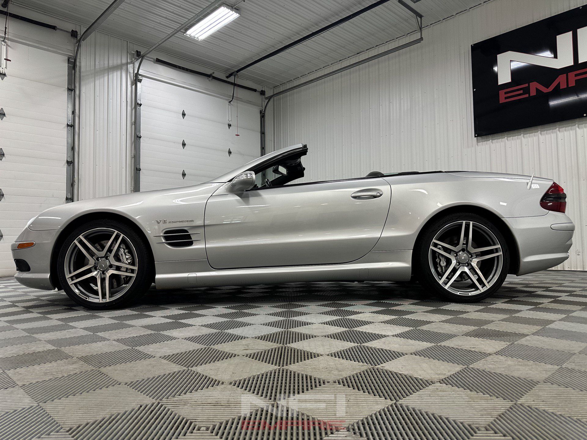 Used 2005 Mercedes-Benz SL 55 AMG image 12