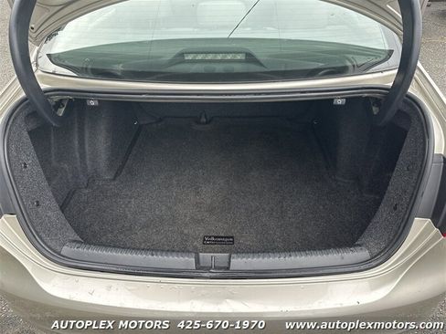 Used 2018 Chevrolet Suburban Premier image 11