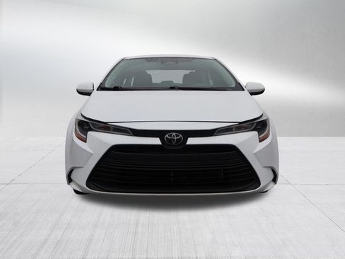 Used 2023 Toyota Corolla LE FWD image 2