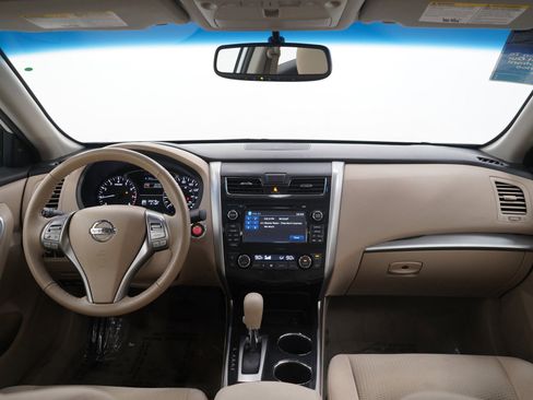 Used 2014 Nissan Altima 2.5 SV w/ Convenience Package image 13