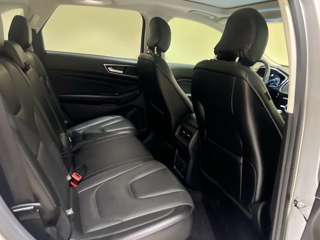 Used 2016 Ford Edge Titanium w/ Equipment Group 301A FWD image 25