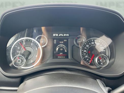 Used 2024 RAM 2500 Big Horn AWD/4WD image 24