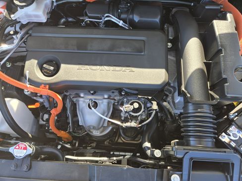 Used 2026 Honda CR-V Sport image 32