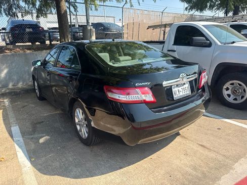 Used 2010 Toyota Camry XLE FWD image 4