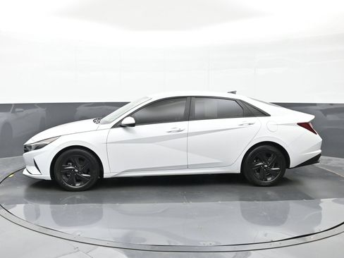 Certified 2021 Hyundai Elantra SEL FWD image 9