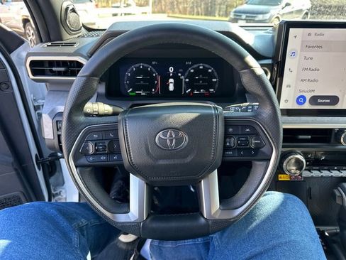 Used 2025 Toyota 4Runner Trailhunter AWD/4WD image 41