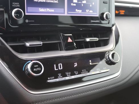 Used 2022 Toyota Corolla SE FWD image 19