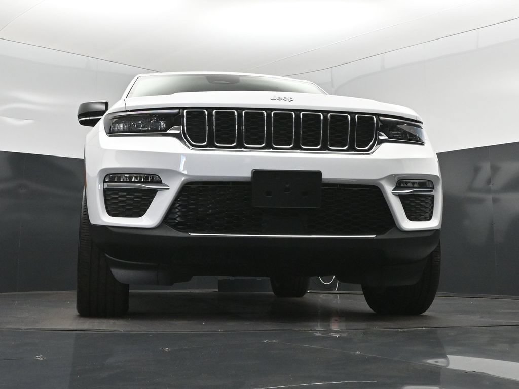 Used 2025 Jeep Grand Cherokee Limited RWD image 45