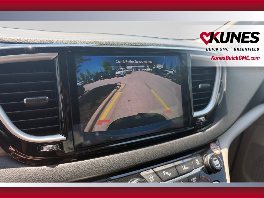 Used 2023 Chrysler Pacifica Touring-L FWD image 29