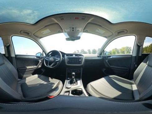 Used 2022 Volkswagen Tiguan SE w/ Panoramic Sunroof Package AWD/4WD image 32