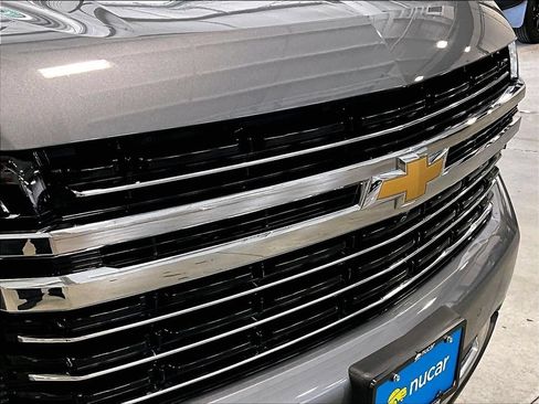 Used 2022 Chevrolet Tahoe LT w/ Luxury Package AWD/4WD image 33