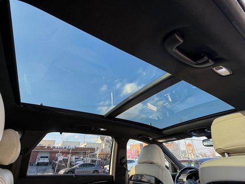 Used 2017 Kia Sorento SX image 10