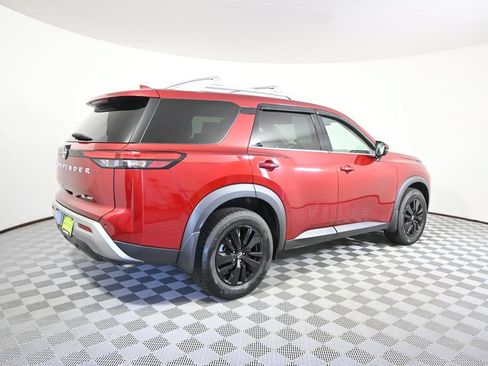 Used 2023 Nissan Pathfinder SL AWD/4WD image 6