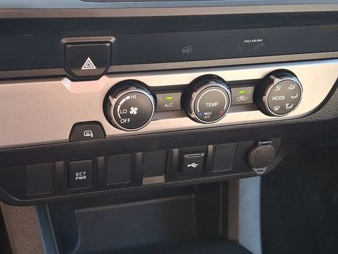 Used 2022 Toyota Tacoma SR RWD image 15