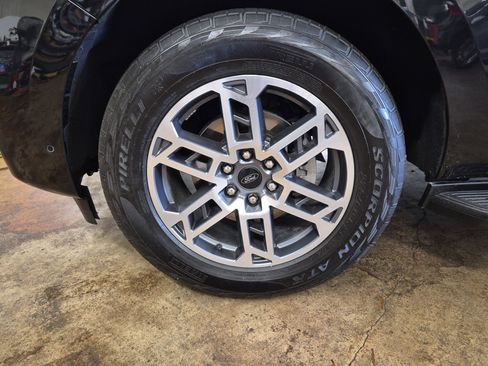 Used 2025 Ford Expedition Max Active AWD/4WD image 8