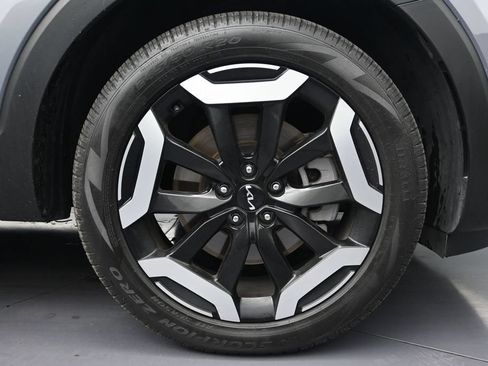 Used 2025 Kia Telluride EX FWD image 9