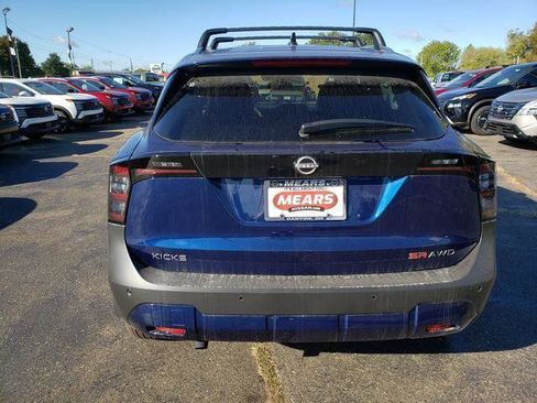 New 2026 Nissan Kicks SR w/ Cold Weather Package AWD/4WD image 5