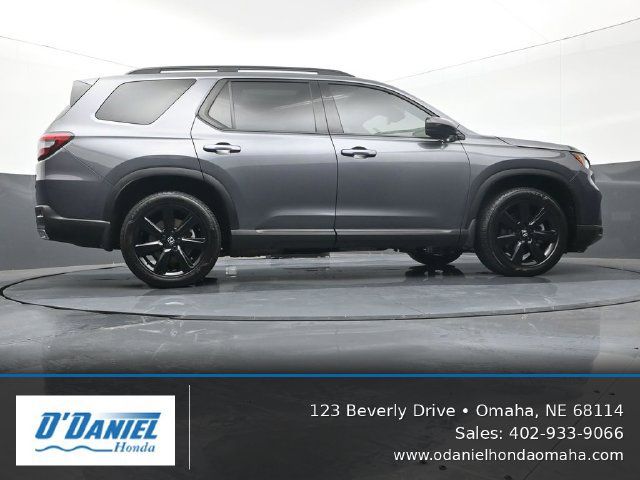 Used 2025 Honda Pilot Black Edition image 13