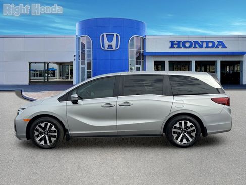 Certified 2025 Honda Odyssey EX-L image 4