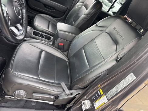 Used 2022 Jeep Wrangler Unlimited Sahara image 12