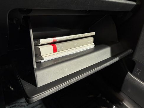 Certified 2024 Toyota RAV4 XLE image 28