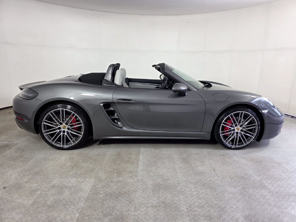 Used 2025 Porsche 718 Boxster S RWD image 3
