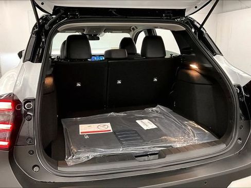 New 2026 Nissan Kicks SR AWD/4WD image 40