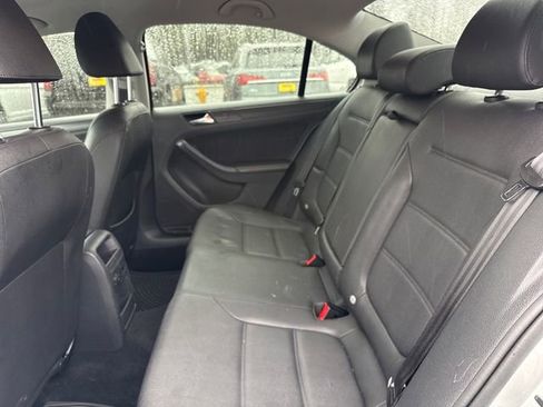 Used 2011 Volkswagen Jetta SE image 16
