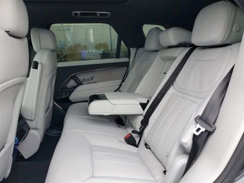 Used 2025 Land Rover Range Rover Sport SE AWD/4WD image 13