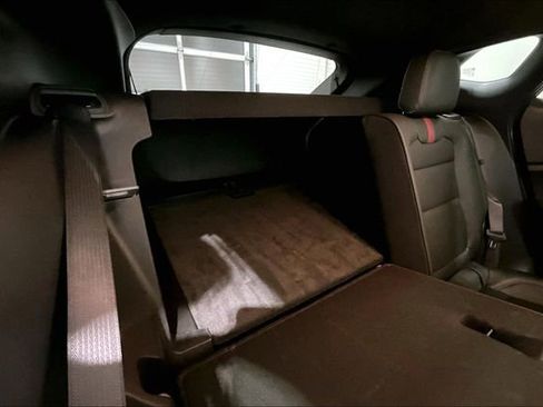 Used 2025 Chevrolet Trax RS w/ Sunroof Package image 27