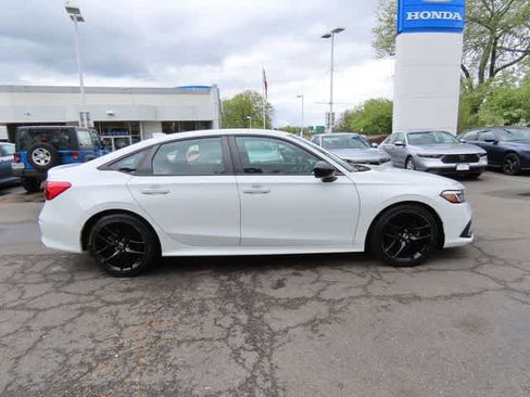 Used 2023 Honda Civic Sport image 5