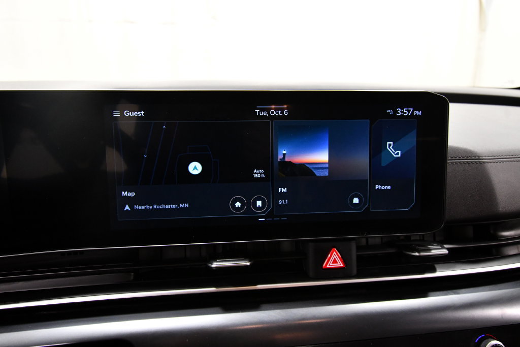Certified 2024 Kia Carnival LX FWD image 23