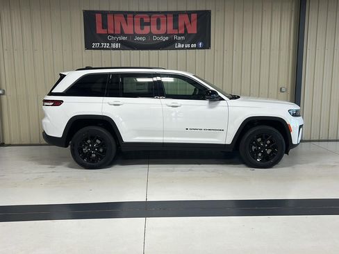 New 2026 Jeep Grand Cherokee Altitude AWD/4WD image 5