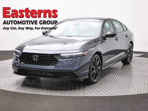 Used 2025 Honda Accord SE image 1