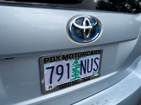 Used 2012 Toyota Prius V Five image 33