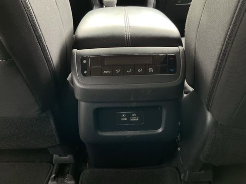 Used 2025 Nissan Pathfinder SV FWD image 20