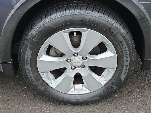 Used 2011 Subaru Outback 2.5i Limited image 9