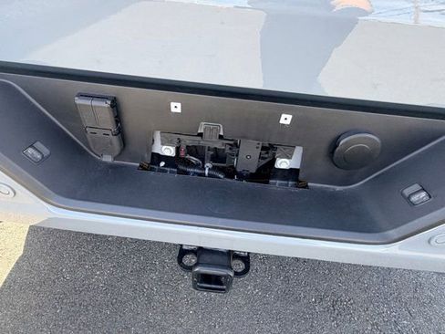 Used 2025 GMC Sierra 1500 AT4 w/ AT4 Premium Package image 13