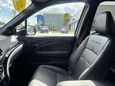 Used 2025 Honda Ridgeline Black Edition image 16