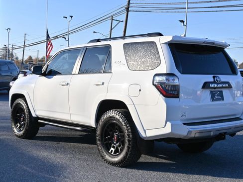 Used 2019 Toyota 4Runner TRD Off-Road image 9