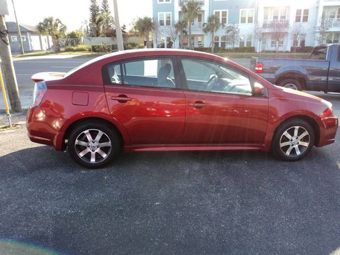Used 2011 Nissan Sentra 2.0 SR w/ Special Edition Pkg image 9