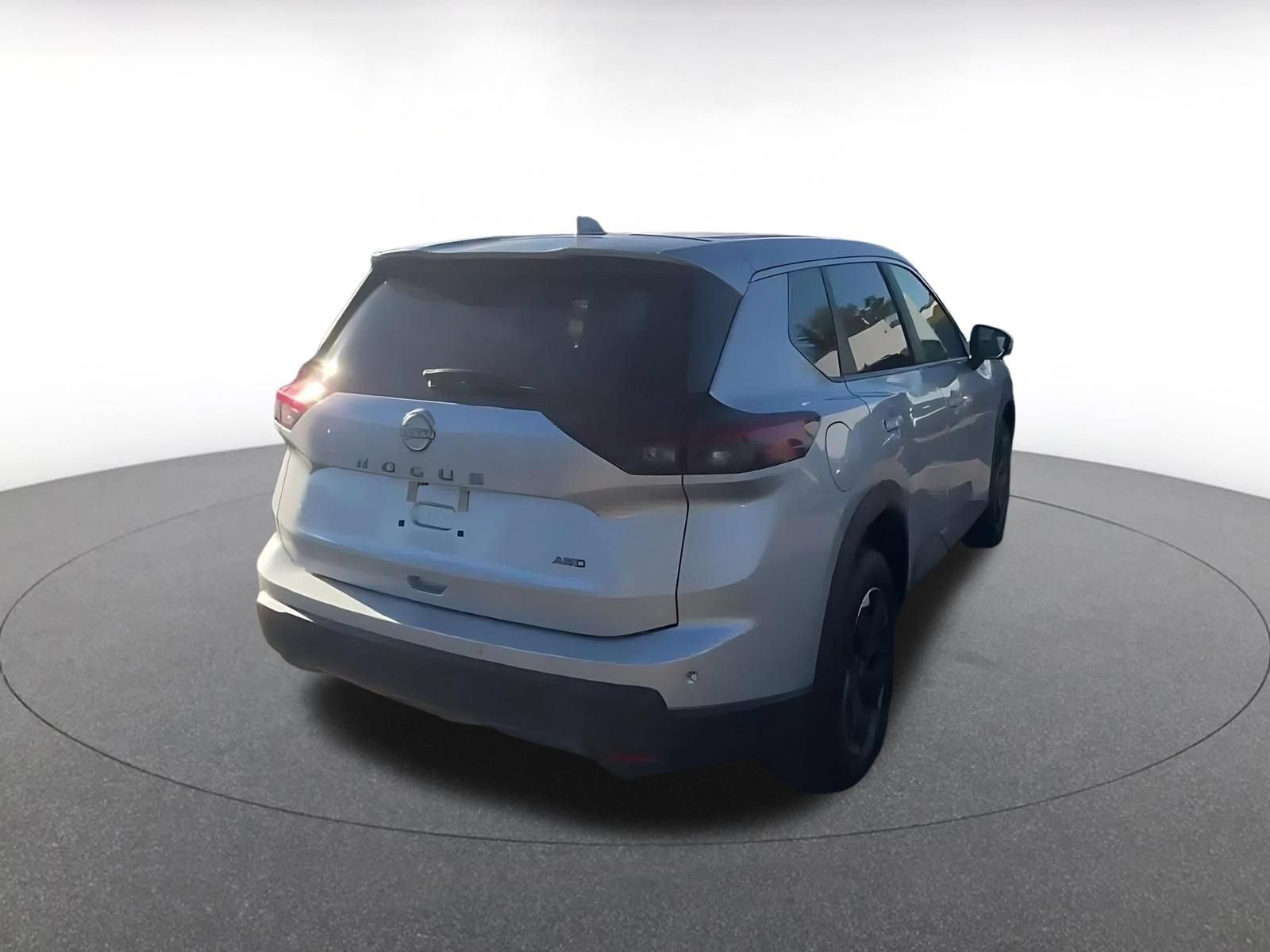 Used 2025 Nissan Rogue SV AWD/4WD image 14