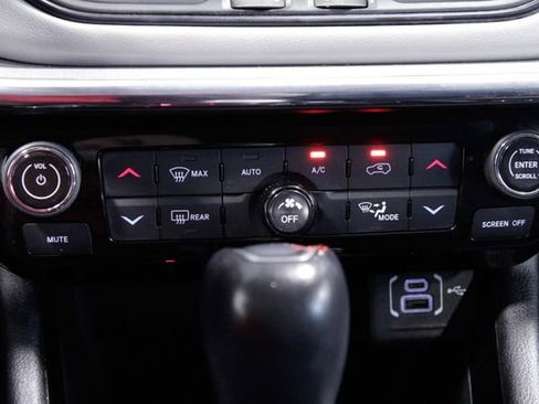 Used 2022 Jeep Compass Limited AWD/4WD image 28