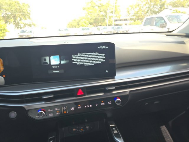Used 2025 Kia Sorento S w/ Panoramic Sunroof Package FWD image 17