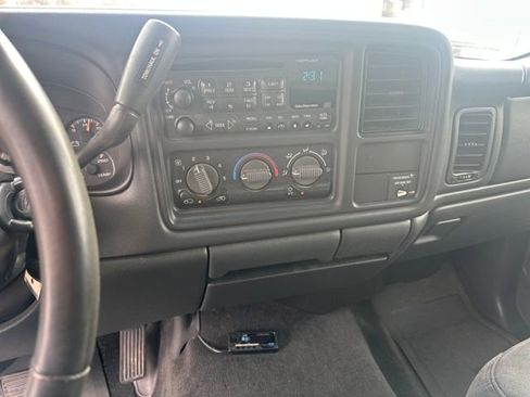 Used 2001 Chevrolet Silverado 1500 LS w/ Firm Ride Suspension Pkg image 18