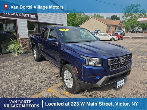 Used 2022 Nissan Frontier SV w/ Technology Package AWD/4WD image 3
