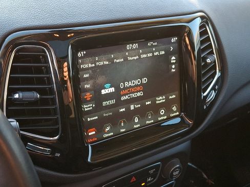 Used 2021 Jeep Compass Limited w/ Sun and Sound Group AWD/4WD image 21